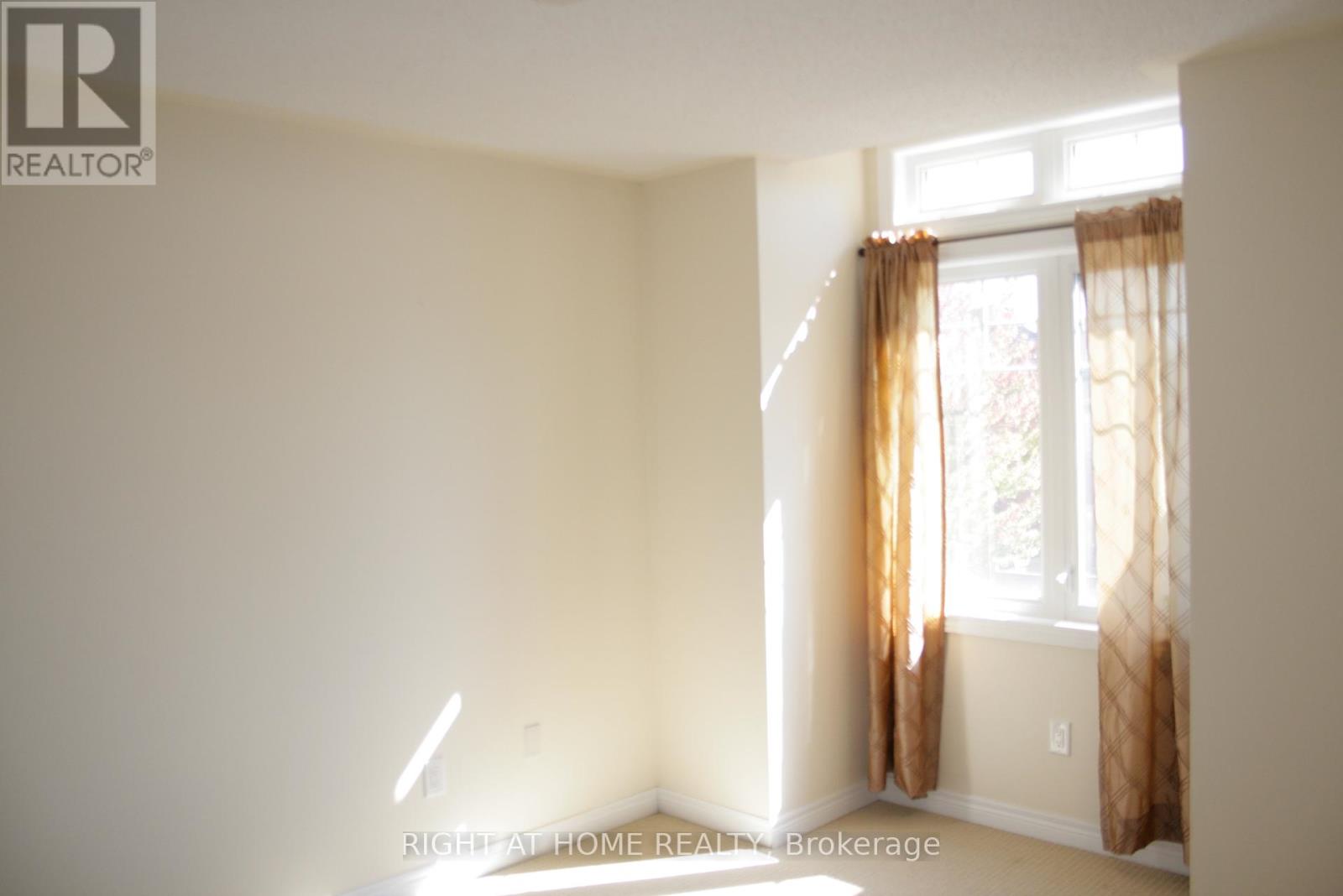 44 Thistle Avenue, Richmond Hill, Ontario  L4E 0B8 - Photo 9 - N12436032