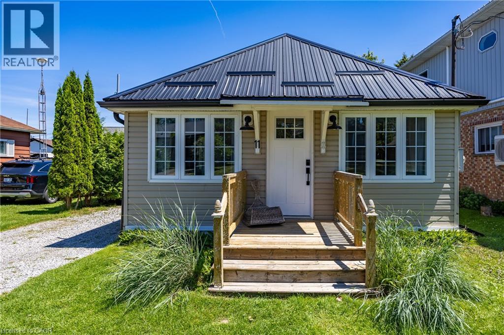 11 BASS Lane, Long Point, Ontario