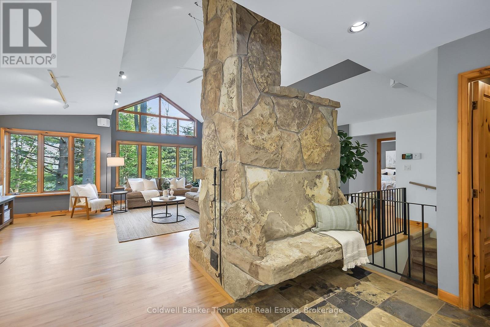 1109 Glenmount Road, Lake Of Bays, Ontario  P0B 1A0 - Photo 3 - X12436063