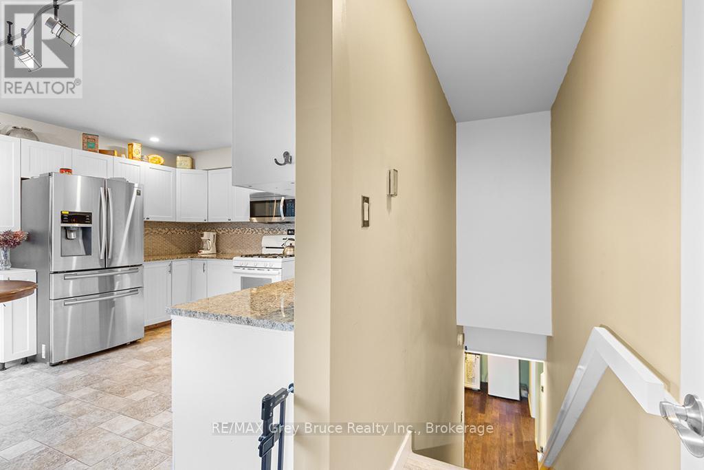 563 21 Street W, Owen Sound, Ontario  N4K 4E7 - Photo 32 - X12436069
