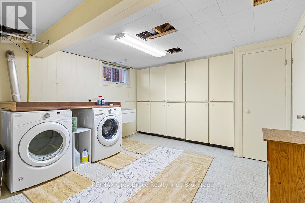 563 21 Street W, Owen Sound, Ontario  N4K 4E7 - Photo 41 - X12436069