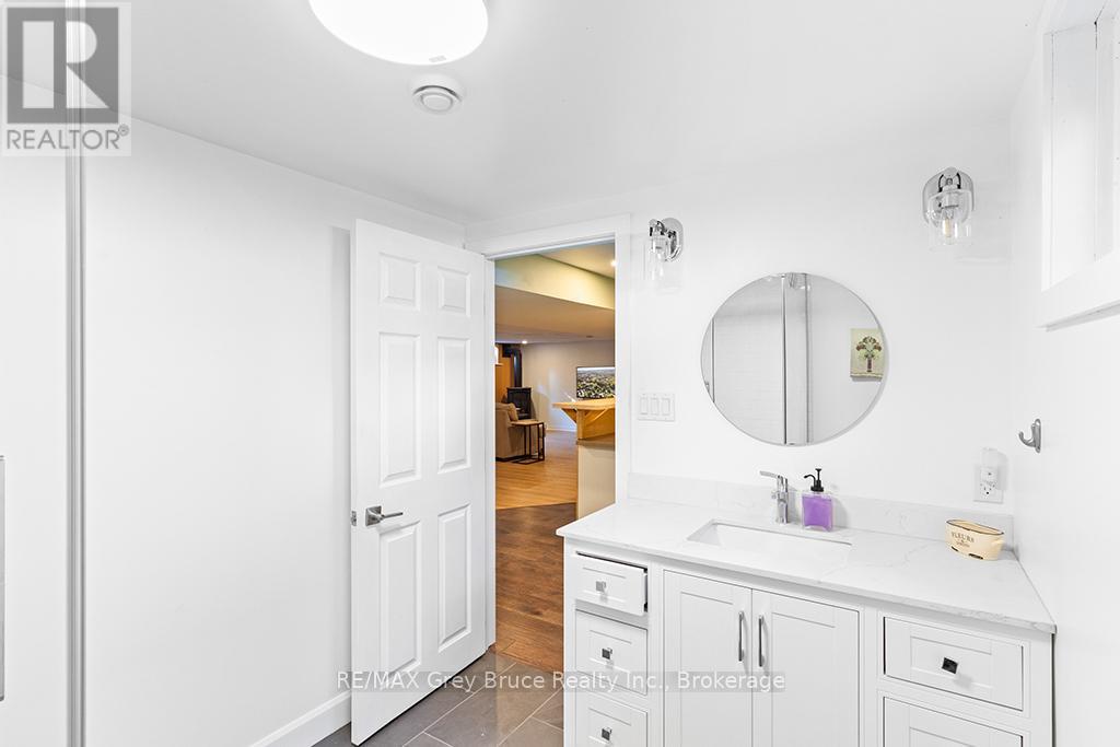 563 21 Street W, Owen Sound, Ontario  N4K 4E7 - Photo 45 - X12436069