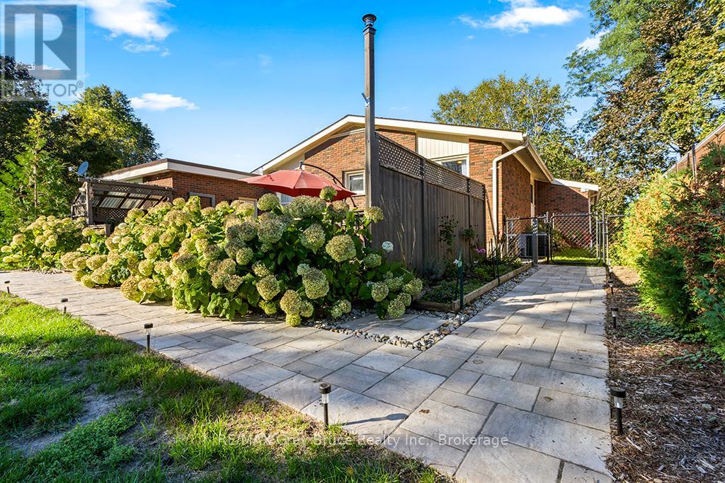 563 21 Street W, Owen Sound, Ontario  N4K 4E7 - Photo 5 - X12436069