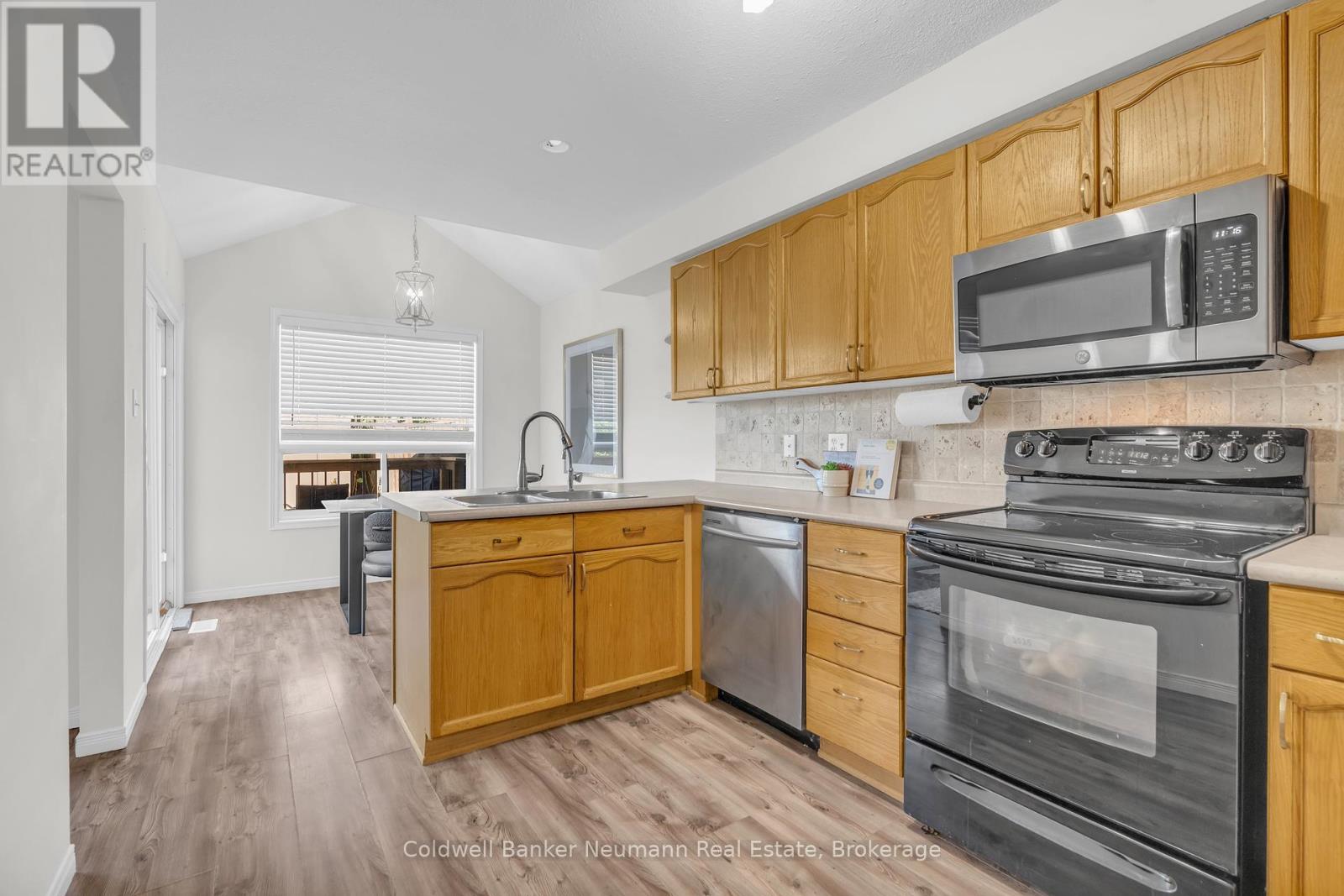 6 Law Drive, Guelph (Grange Road), Ontario  N1E 7E8 - Photo 12 - X12436088