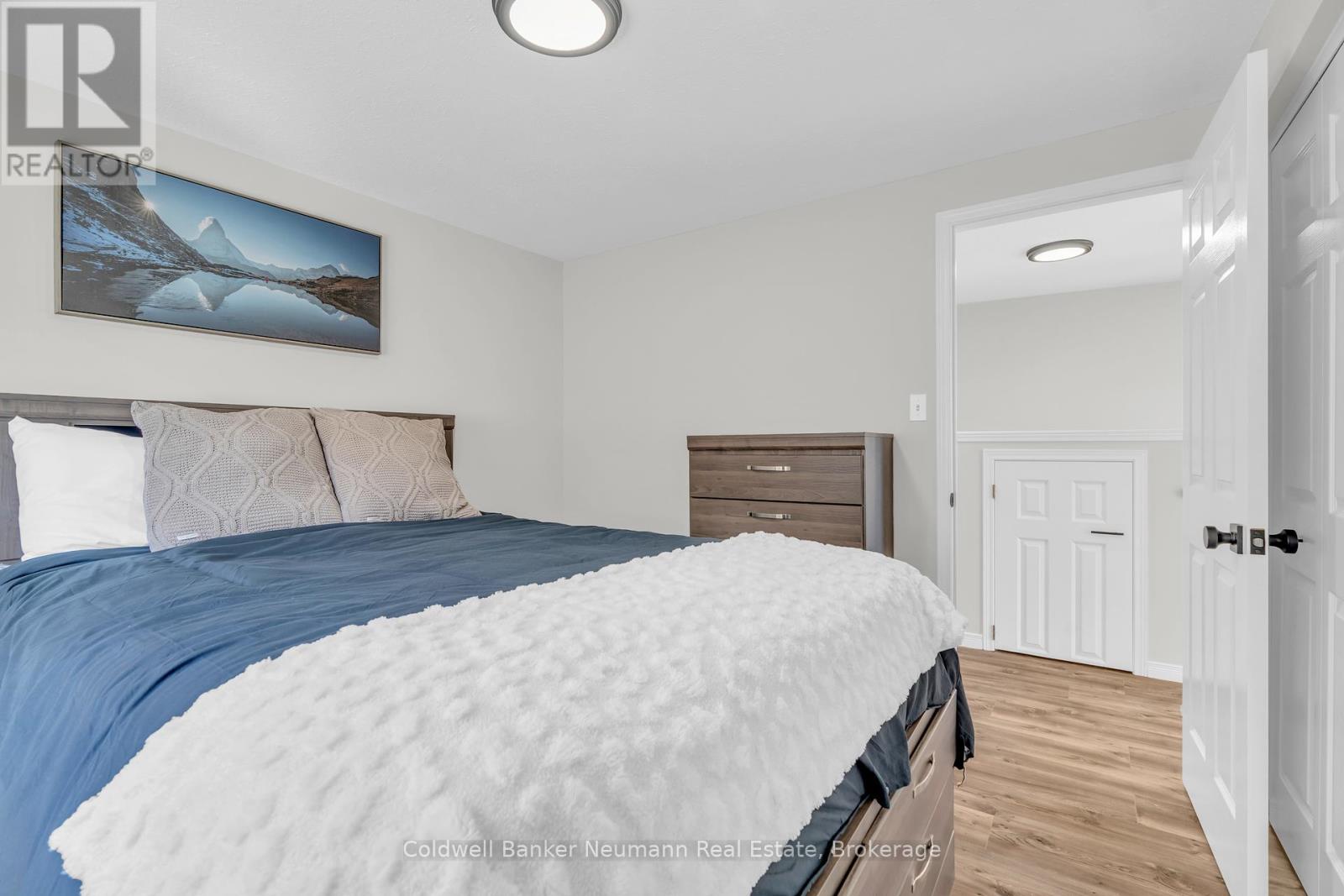 6 Law Drive, Guelph (Grange Road), Ontario  N1E 7E8 - Photo 21 - X12436088