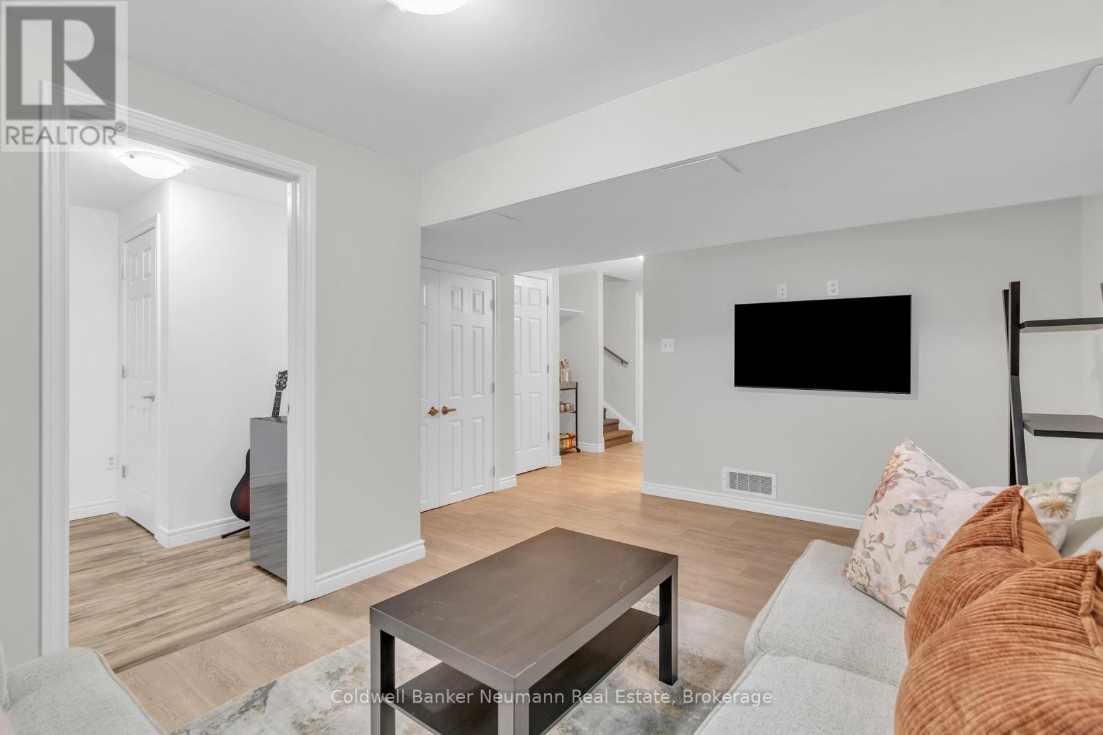 6 Law Drive, Guelph (Grange Road), Ontario  N1E 7E8 - Photo 29 - X12436088