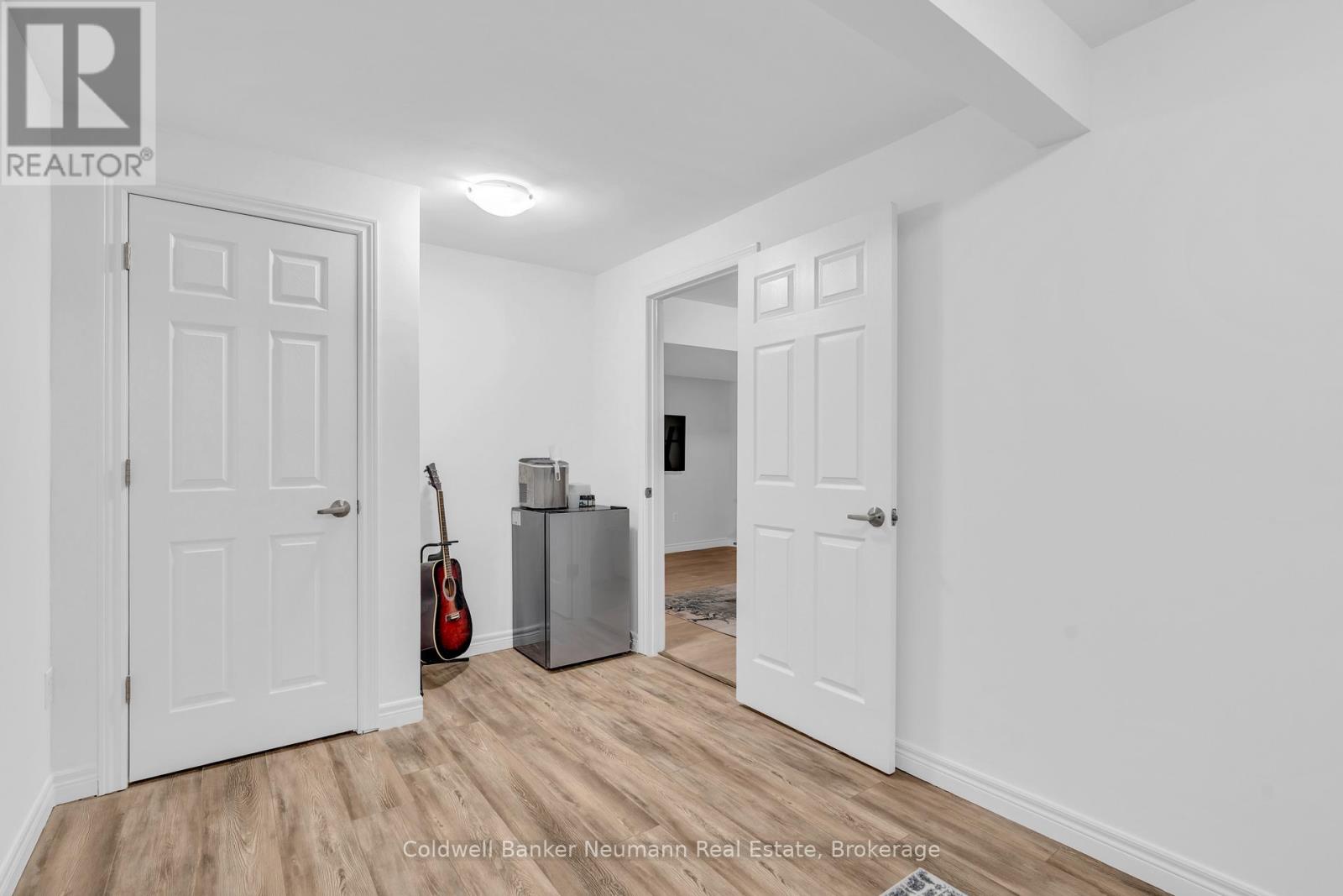 6 Law Drive, Guelph (Grange Road), Ontario  N1E 7E8 - Photo 31 - X12436088