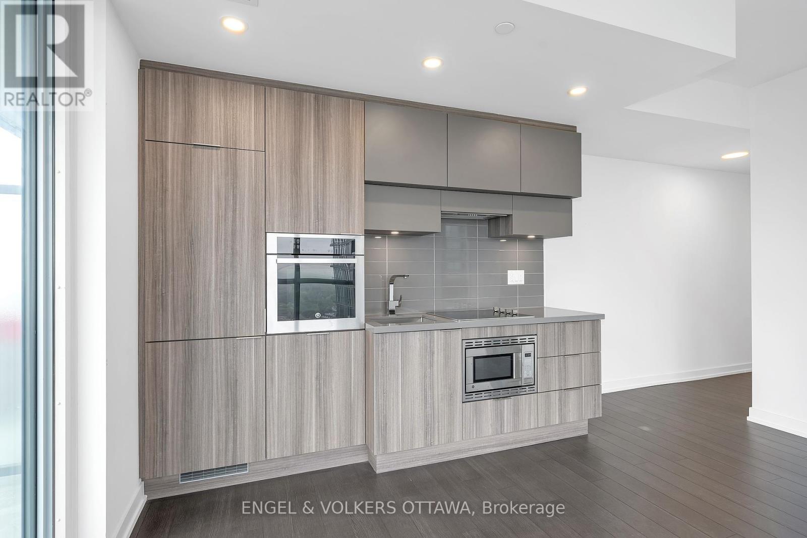 2509 - 39 Roehampton Avenue, Toronto, Ontario  M4P 0G1 - Photo 12 - C12436097