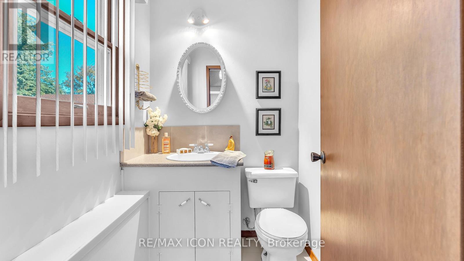 8274 Burwell Road E, Lambton Shores, Ontario  N0M 1T0 - Photo 14 - X12436056