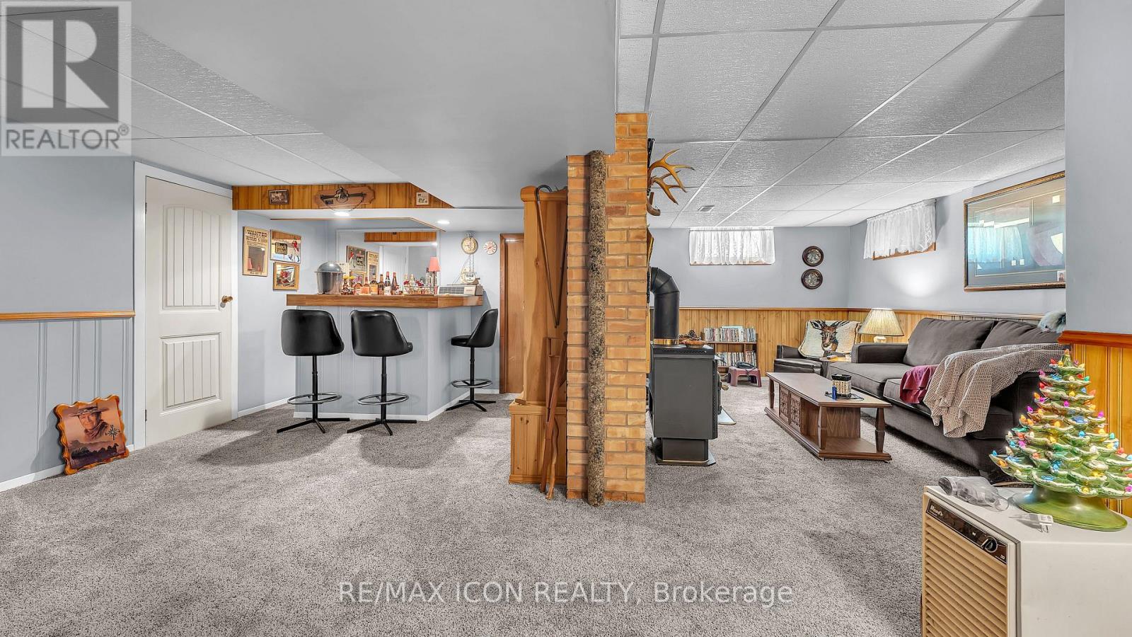 8274 Burwell Road E, Lambton Shores, Ontario  N0M 1T0 - Photo 16 - X12436056