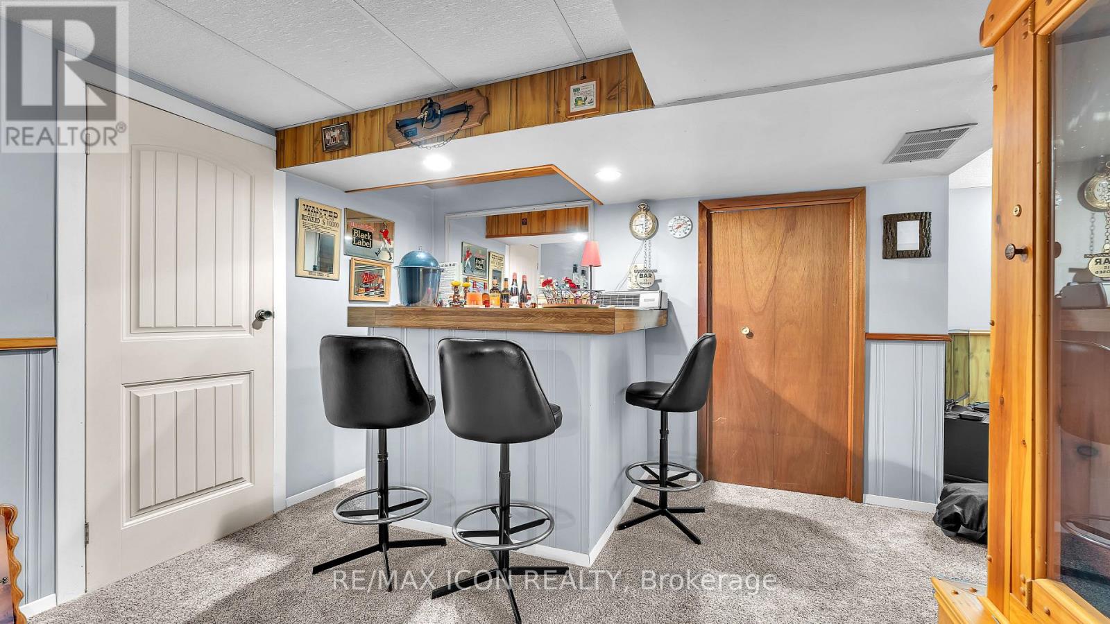 8274 Burwell Road E, Lambton Shores, Ontario  N0M 1T0 - Photo 17 - X12436056
