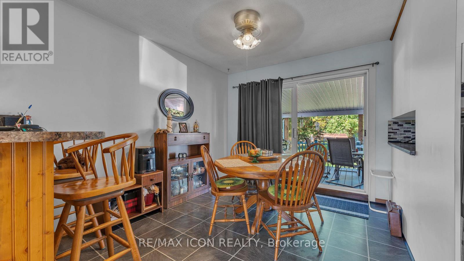 8274 Burwell Road E, Lambton Shores, Ontario  N0M 1T0 - Photo 19 - X12436056