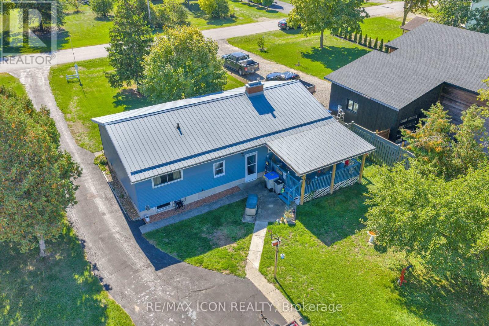 8274 Burwell Road E, Lambton Shores, Ontario  N0M 1T0 - Photo 2 - X12436056