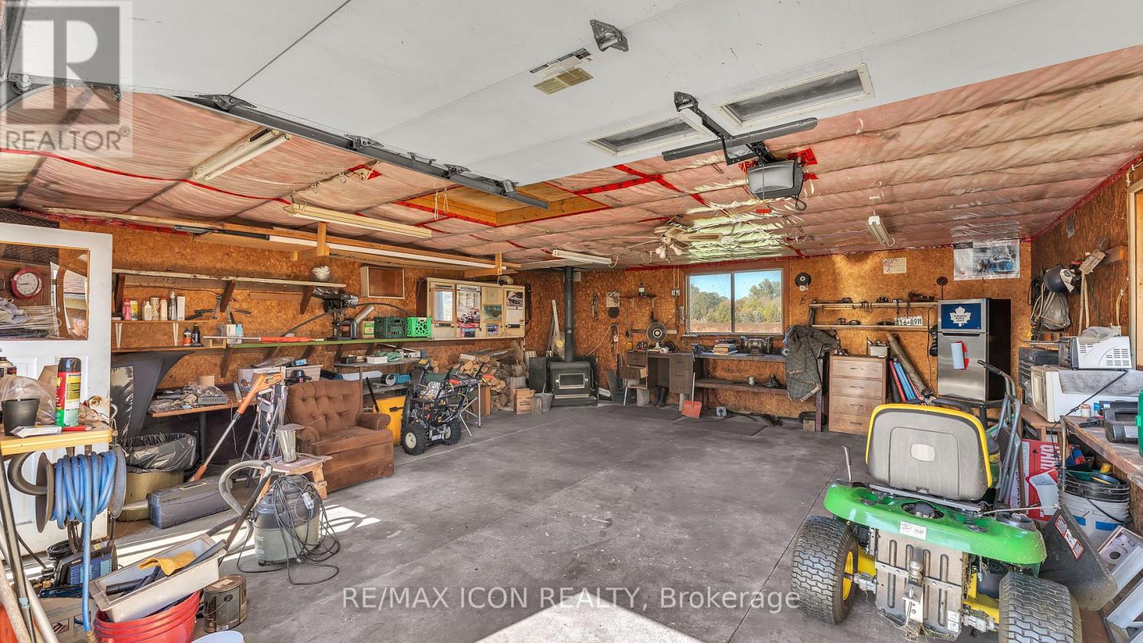 8274 Burwell Road E, Lambton Shores, Ontario  N0M 1T0 - Photo 23 - X12436056