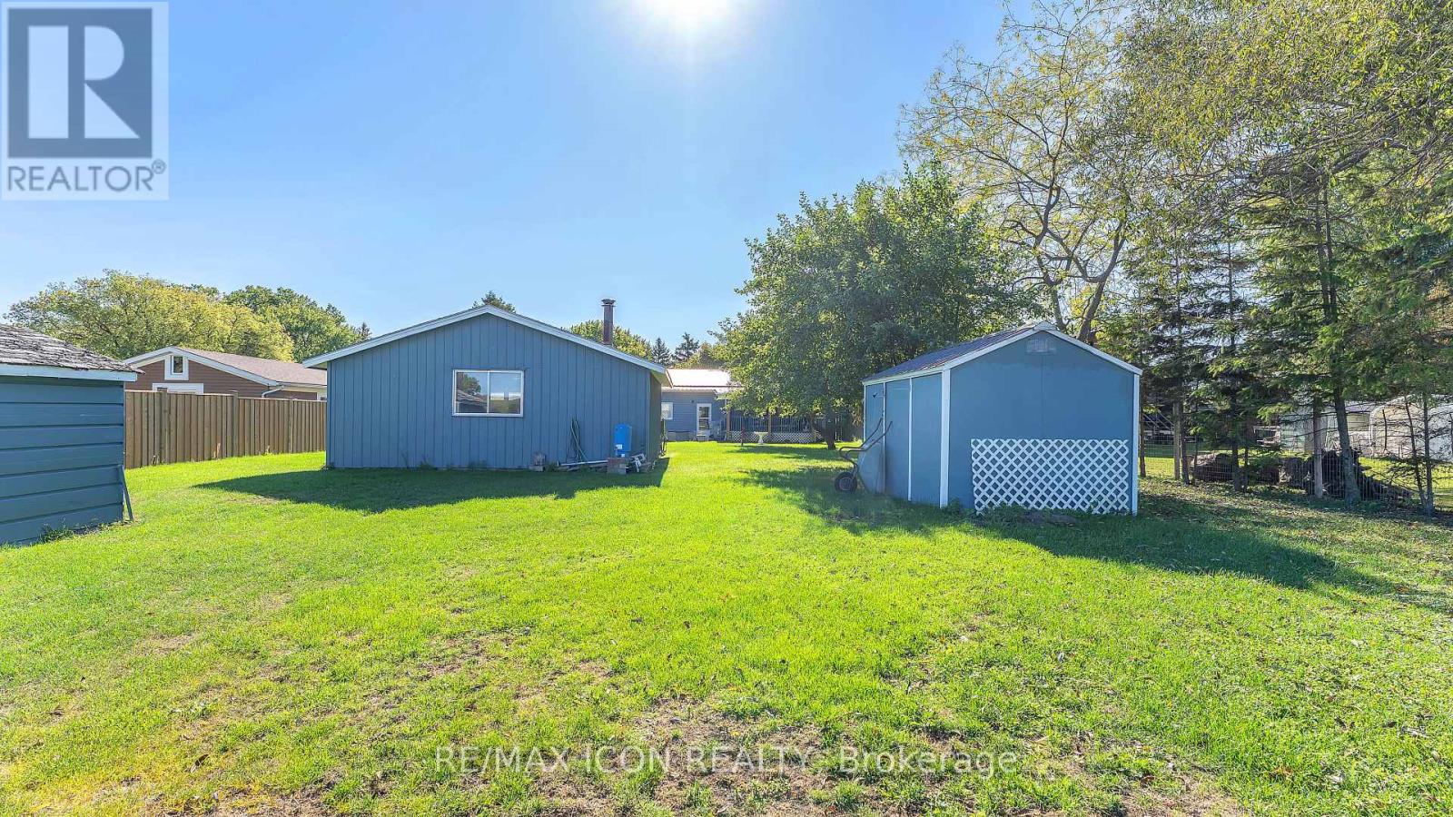 8274 Burwell Road E, Lambton Shores, Ontario  N0M 1T0 - Photo 24 - X12436056