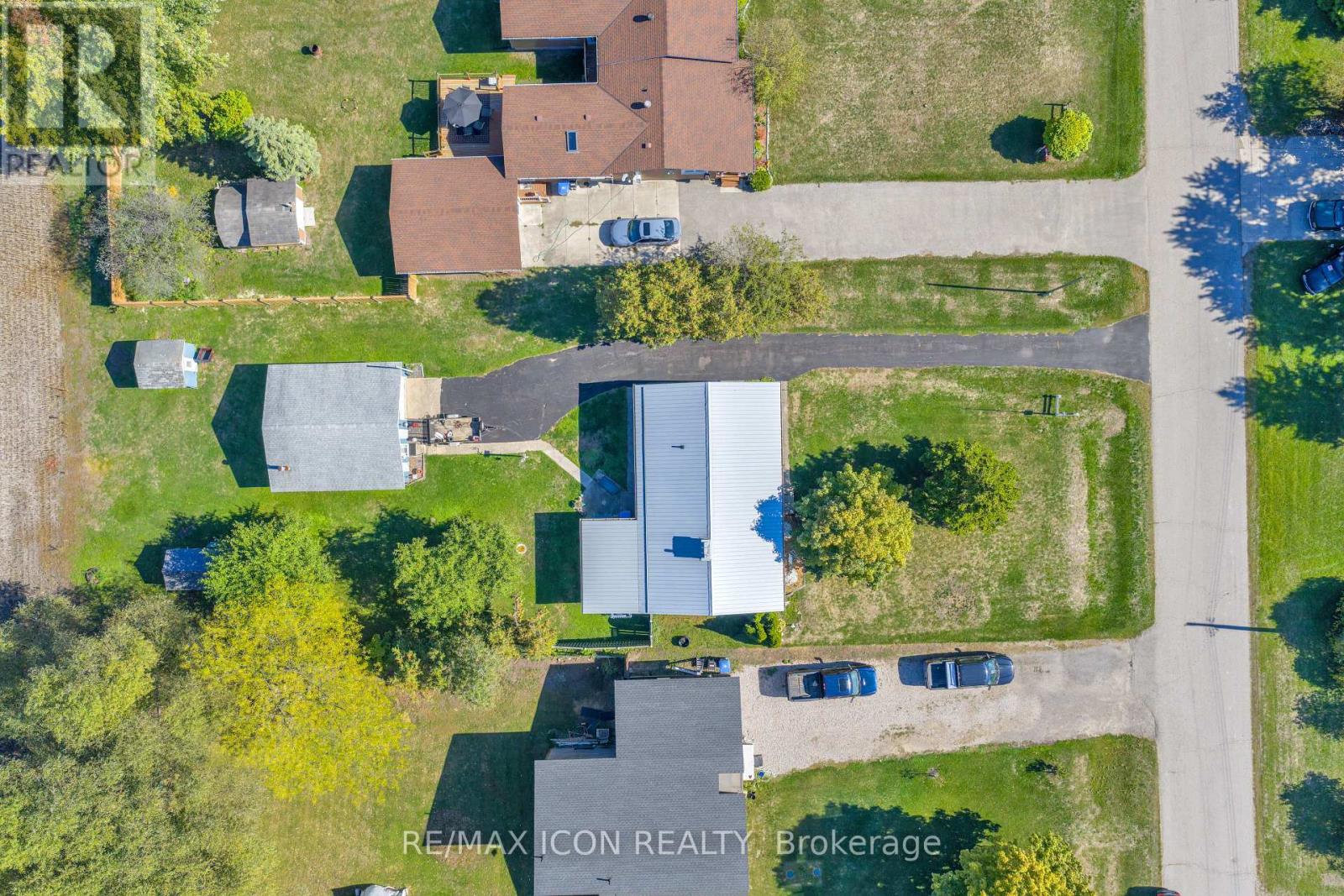 8274 Burwell Road E, Lambton Shores, Ontario  N0M 1T0 - Photo 25 - X12436056