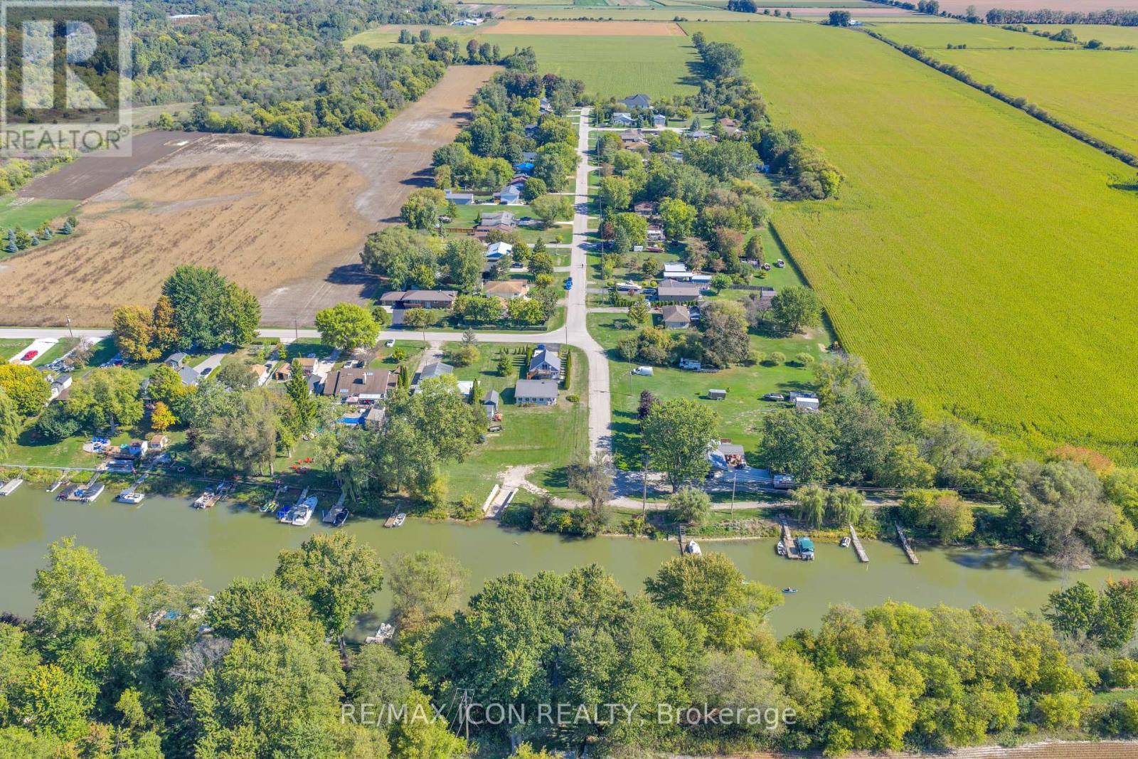 8274 Burwell Road E, Lambton Shores, Ontario  N0M 1T0 - Photo 26 - X12436056