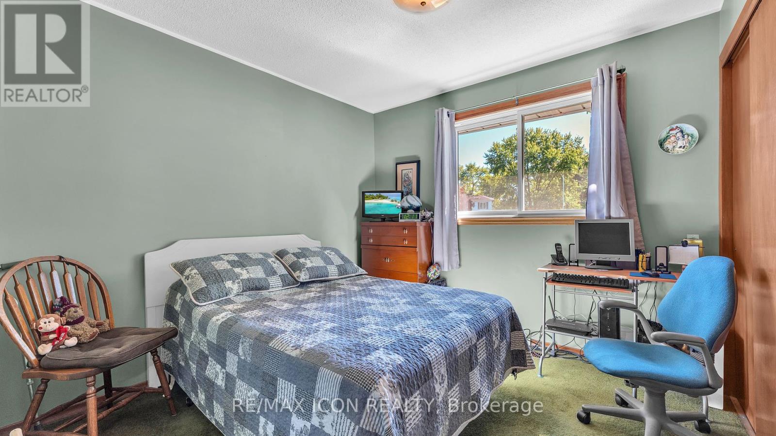 8274 Burwell Road E, Lambton Shores, Ontario  N0M 1T0 - Photo 6 - X12436056