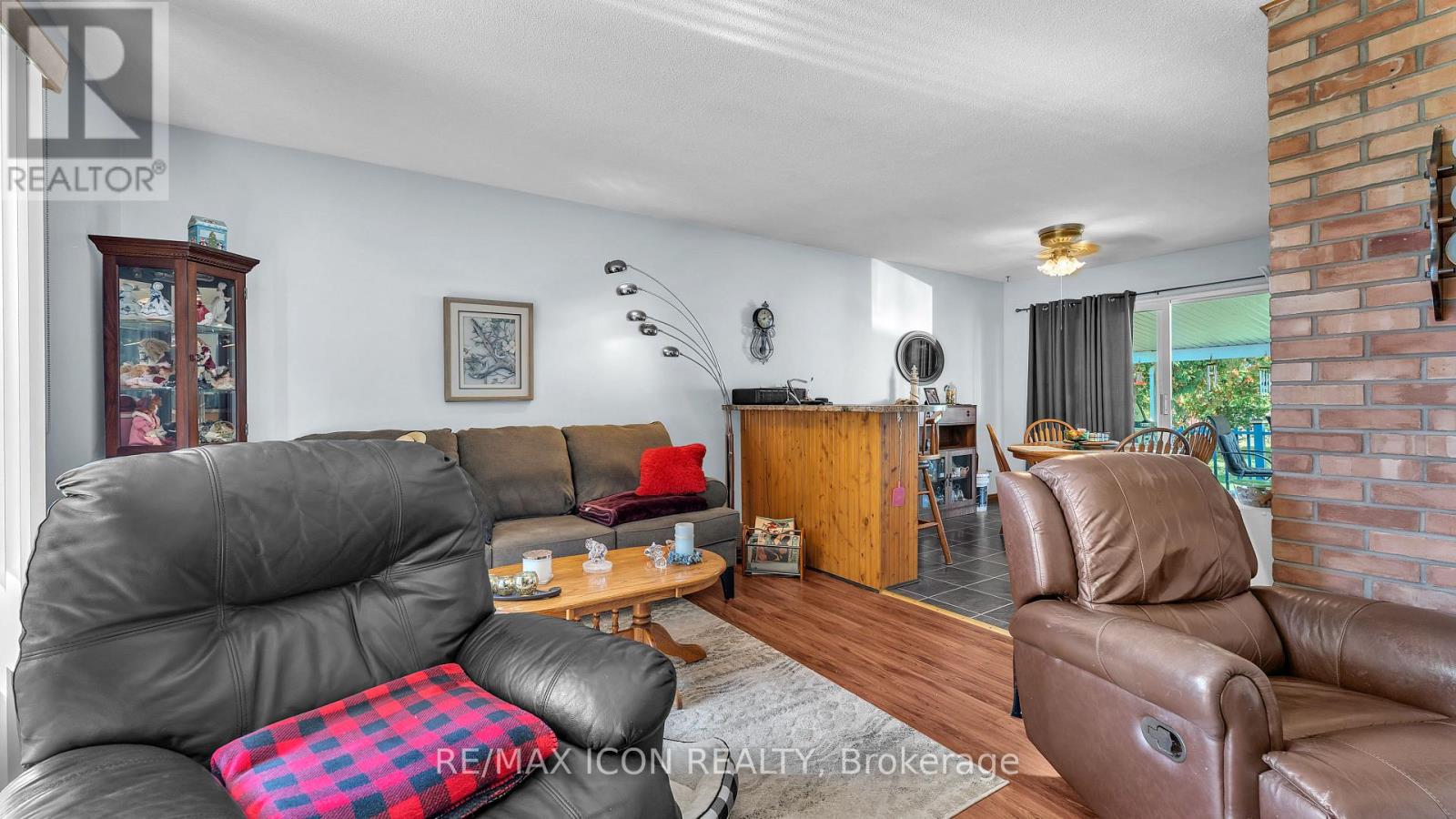 8274 Burwell Road E, Lambton Shores, Ontario  N0M 1T0 - Photo 9 - X12436056