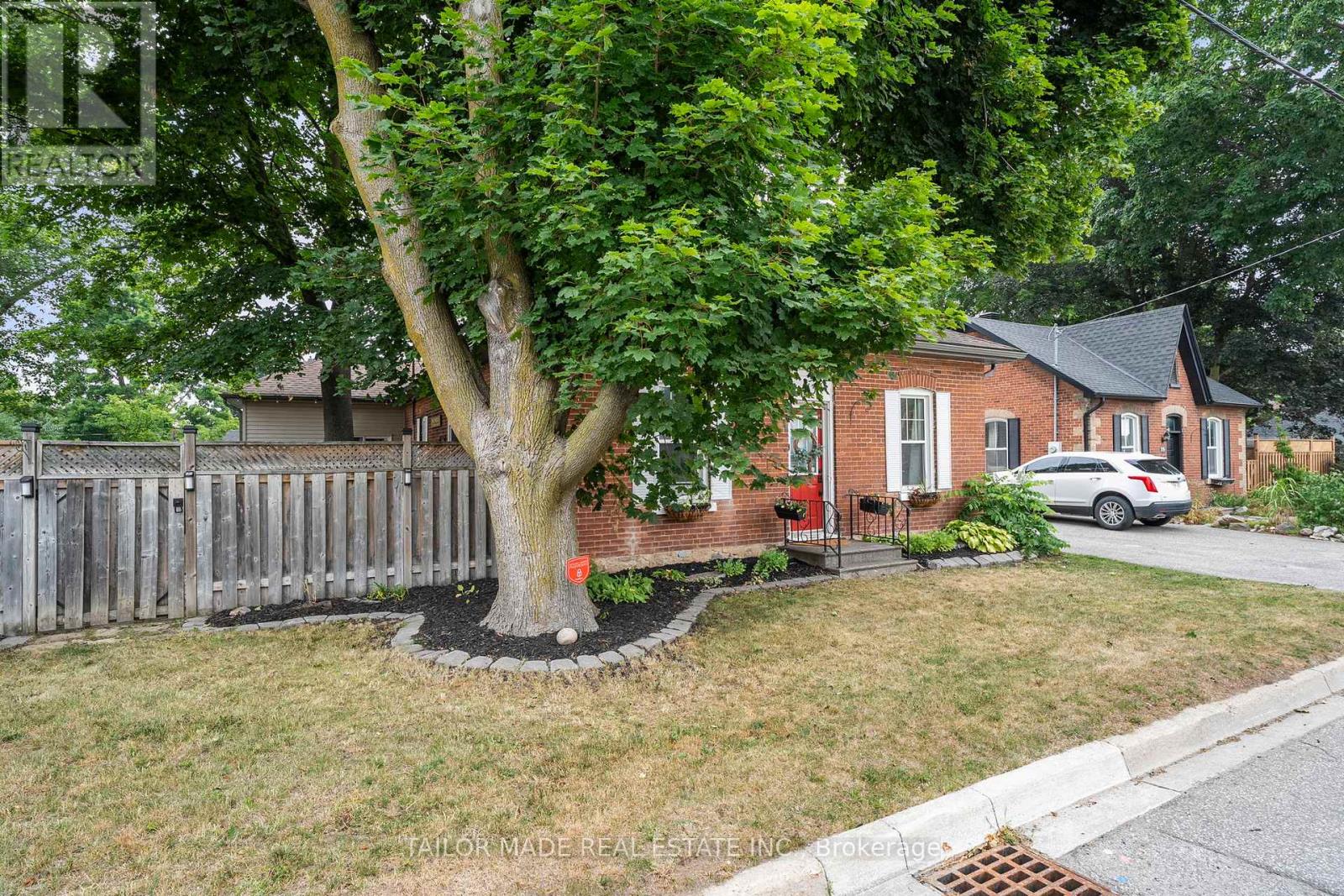 73 John Street, Orangeville, Ontario  L9W 2P7 - Photo 3 - W12436010