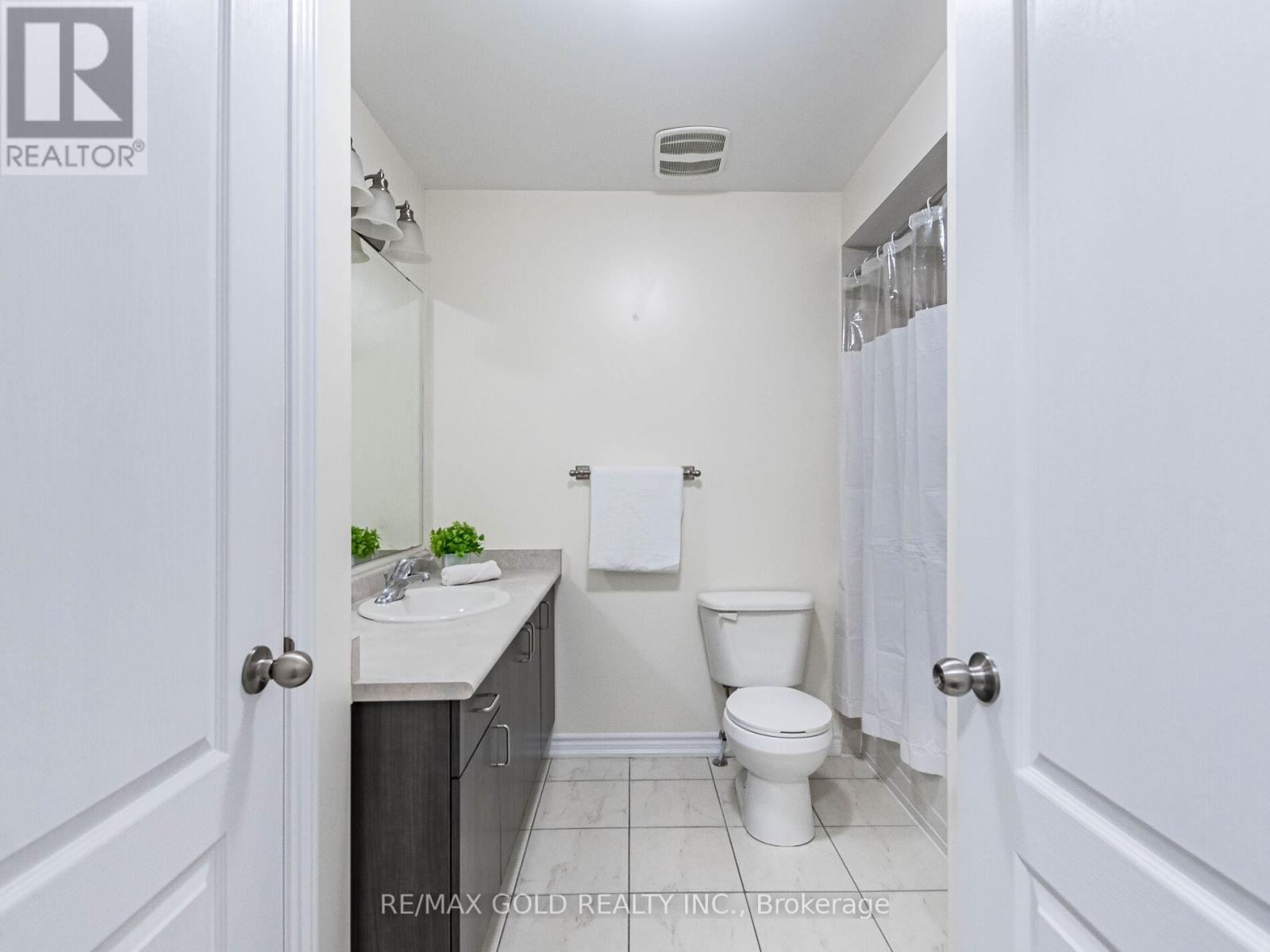 46 Soccavo Crescent, Brampton, Ontario  L6Y 0W3 - Photo 24 - W12436012