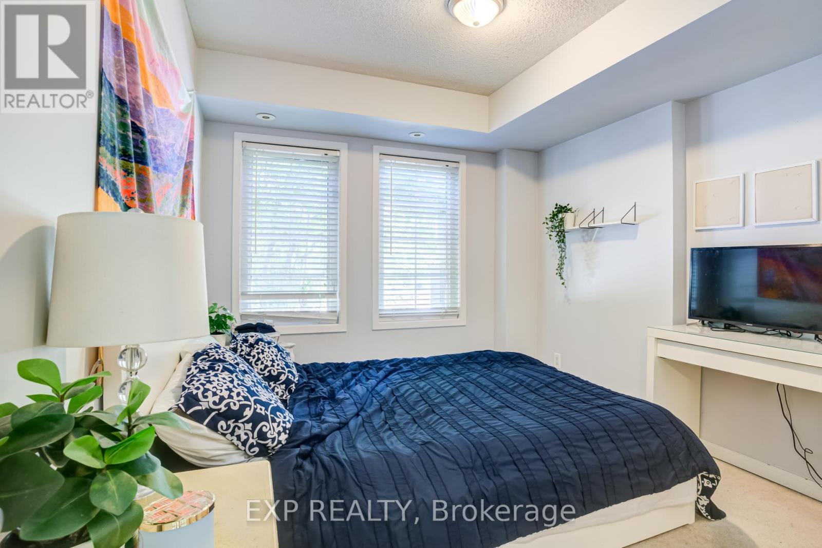 Th23 - 93 The Queensway, Toronto, Ontario  M9N 2H5 - Photo 15 - W12436029
