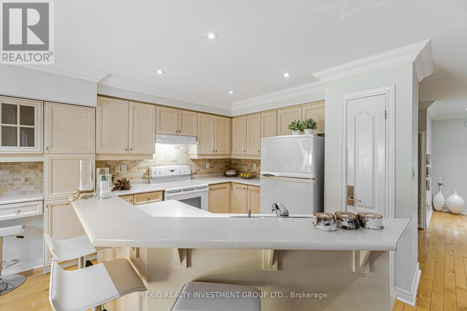 2228 Hummingbird Way, Oakville, Ontario  L6M 3Z6 - Photo 16 - W12436037