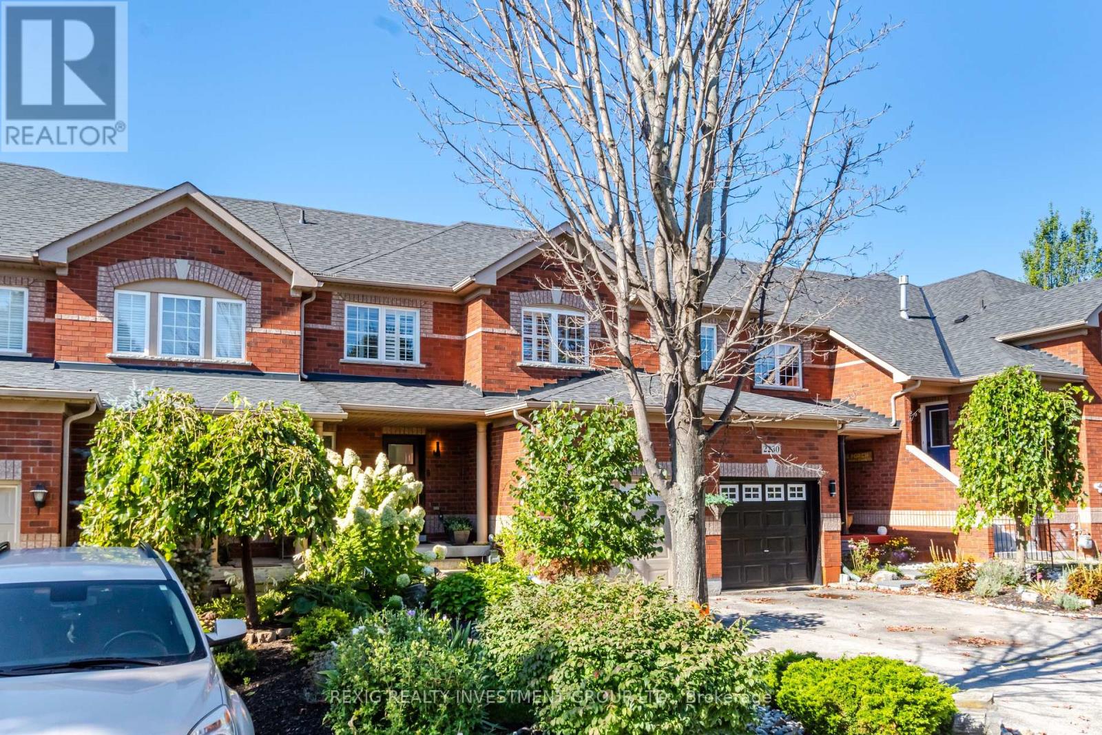 2228 Hummingbird Way, Oakville, Ontario  L6M 3Z6 - Photo 2 - W12436037