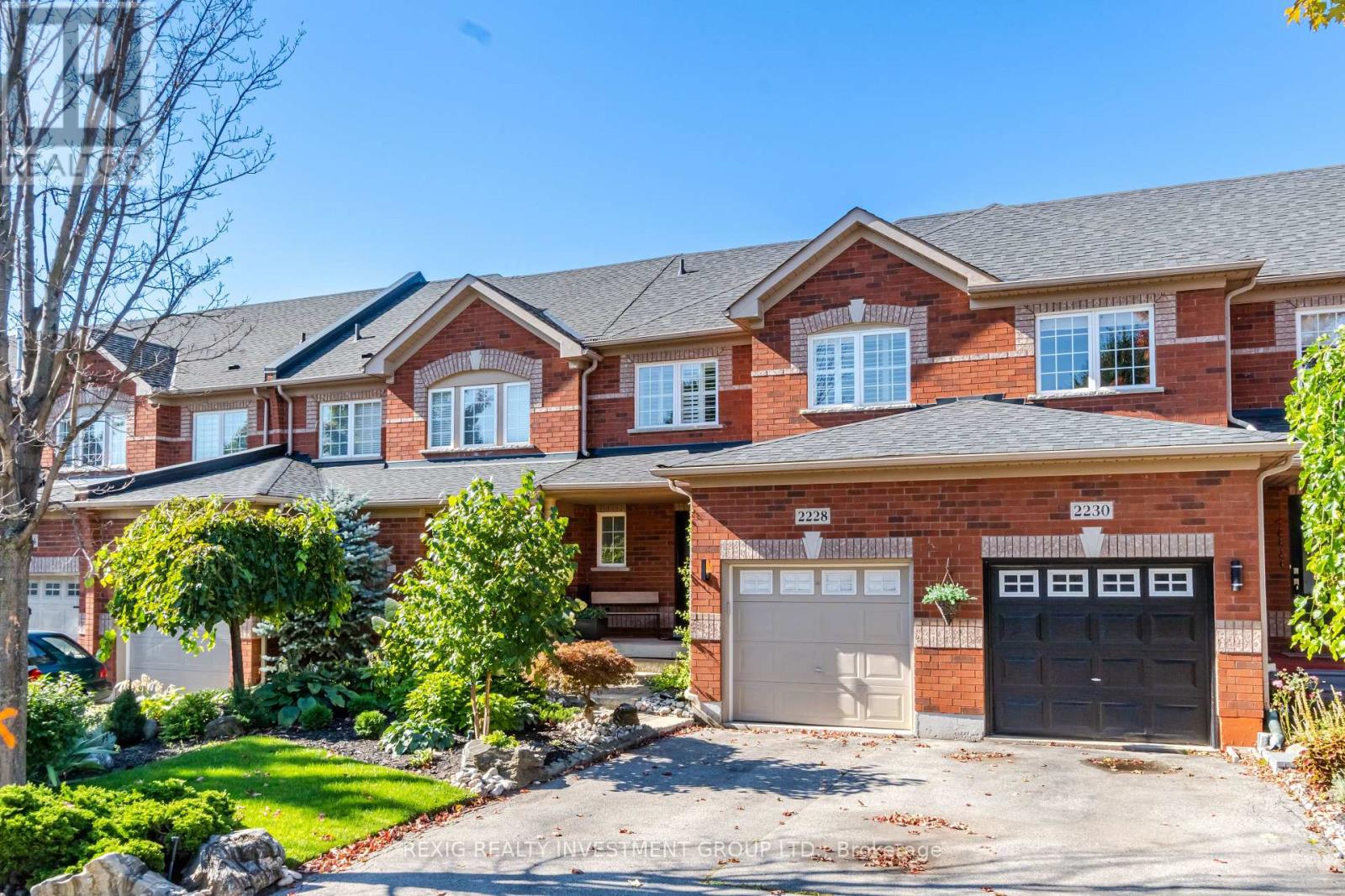 2228 Hummingbird Way, Oakville, Ontario  L6M 3Z6 - Photo 3 - W12436037