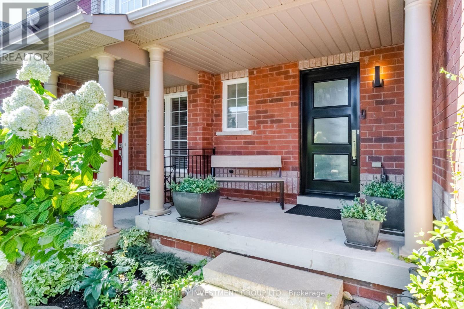 2228 Hummingbird Way, Oakville, Ontario  L6M 3Z6 - Photo 4 - W12436037