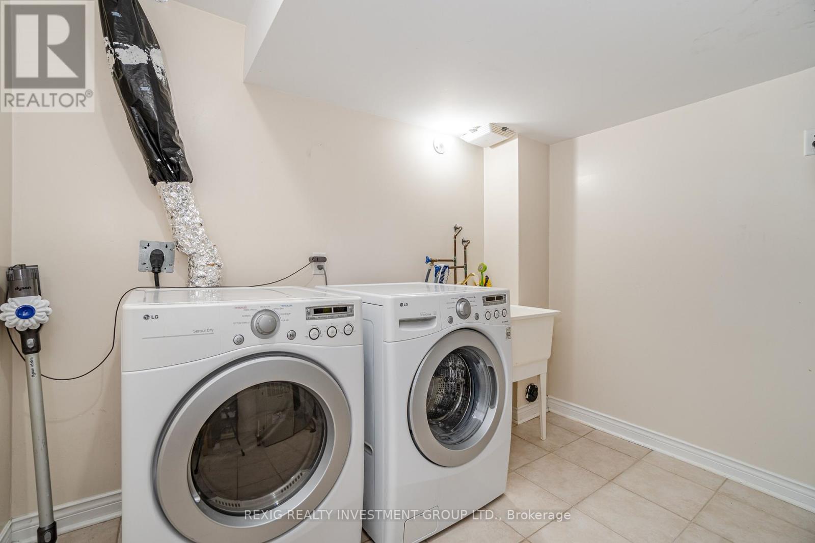2228 Hummingbird Way, Oakville, Ontario  L6M 3Z6 - Photo 40 - W12436037
