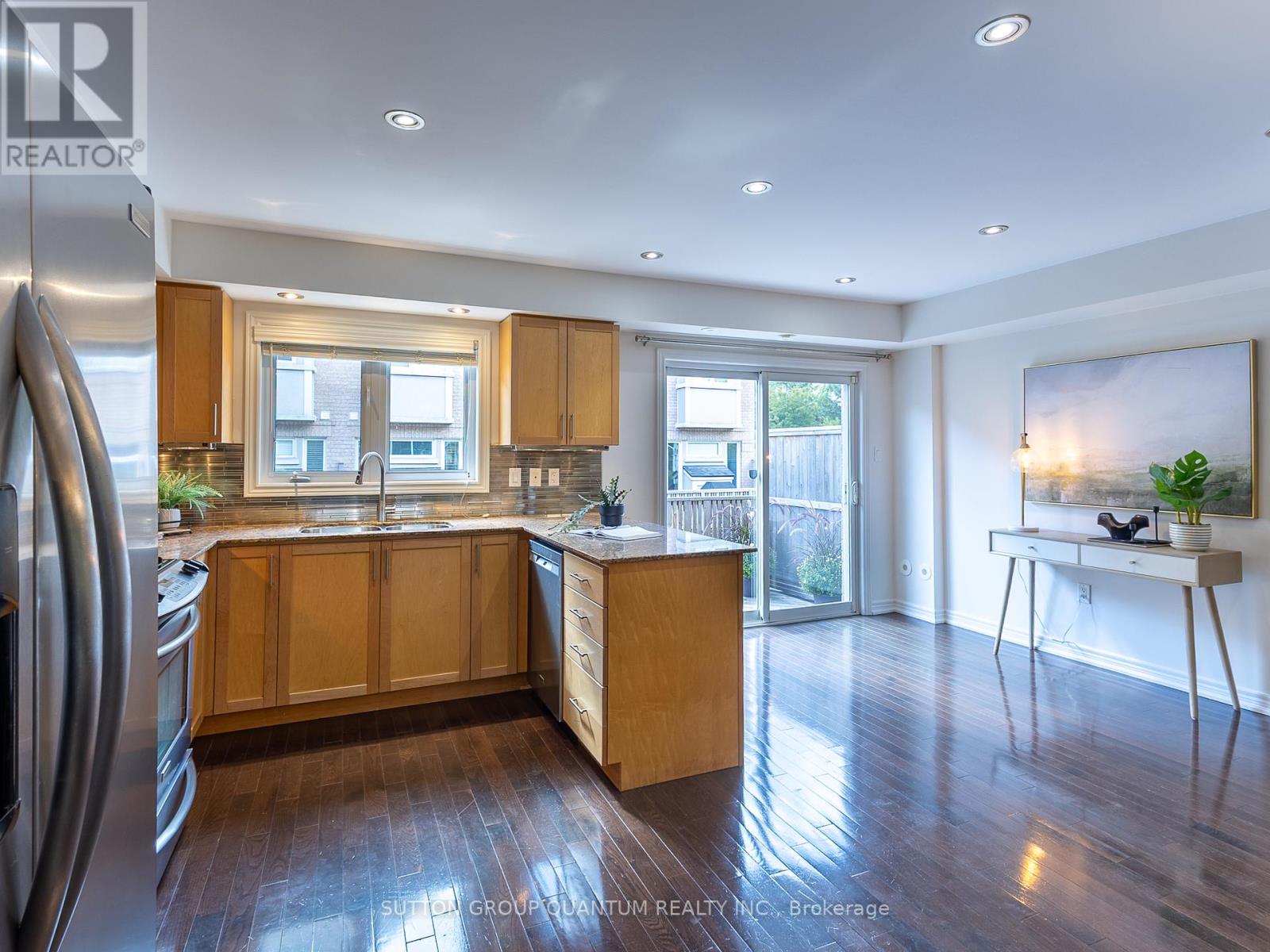 50 Rosewood Avenue, Mississauga, Ontario  L5G 4W3 - Photo 14 - W12436042