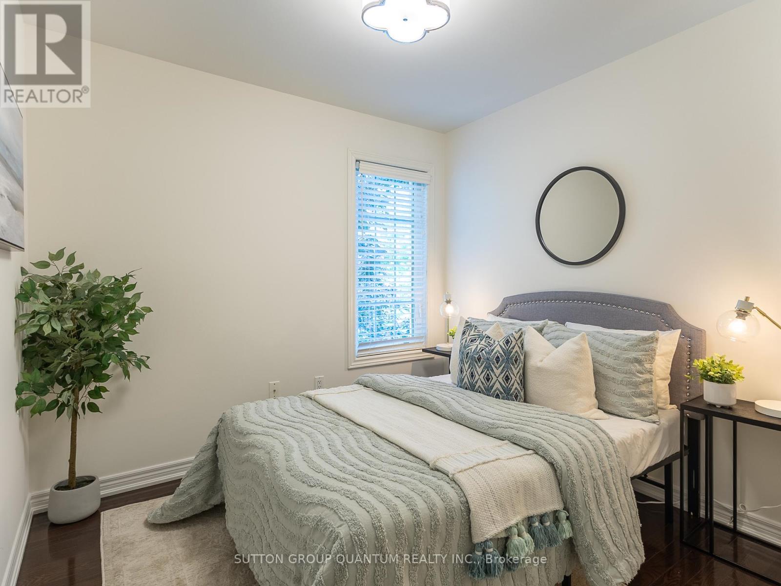 50 Rosewood Avenue, Mississauga, Ontario  L5G 4W3 - Photo 23 - W12436042