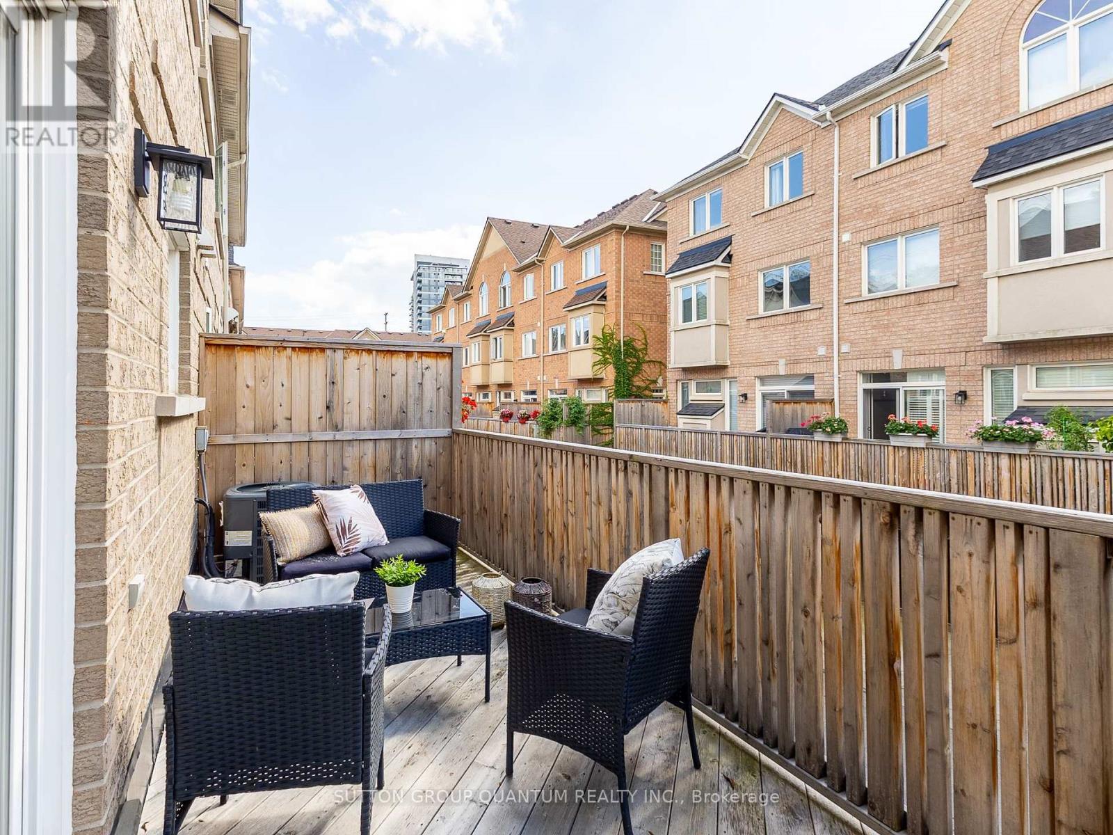 50 Rosewood Avenue, Mississauga, Ontario  L5G 4W3 - Photo 34 - W12436042
