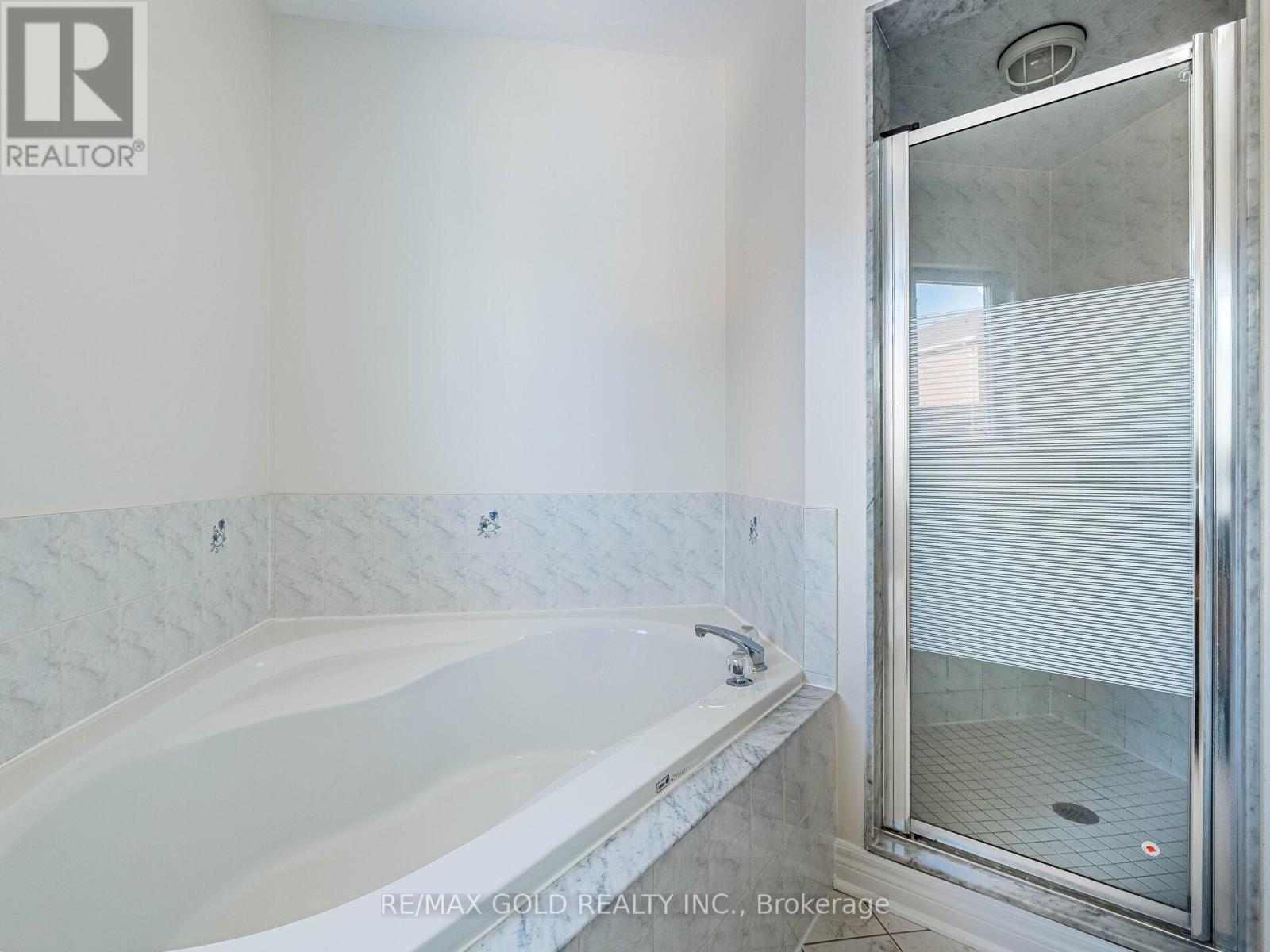 26 Yuile Court, Brampton, Ontario  L6Y 5J5 - Photo 22 - W12436052