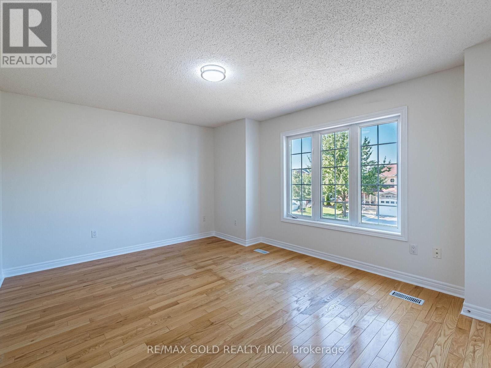 26 Yuile Court, Brampton, Ontario  L6Y 5J5 - Photo 24 - W12436052