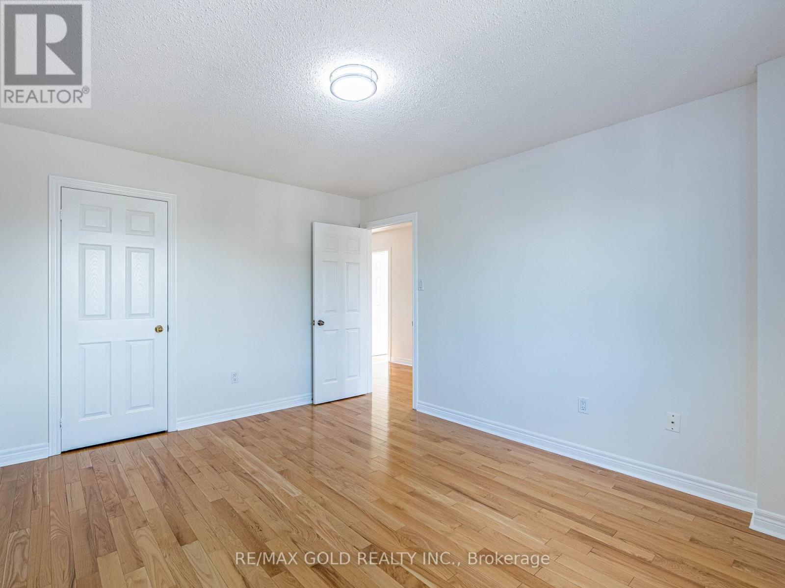 26 Yuile Court, Brampton, Ontario  L6Y 5J5 - Photo 25 - W12436052