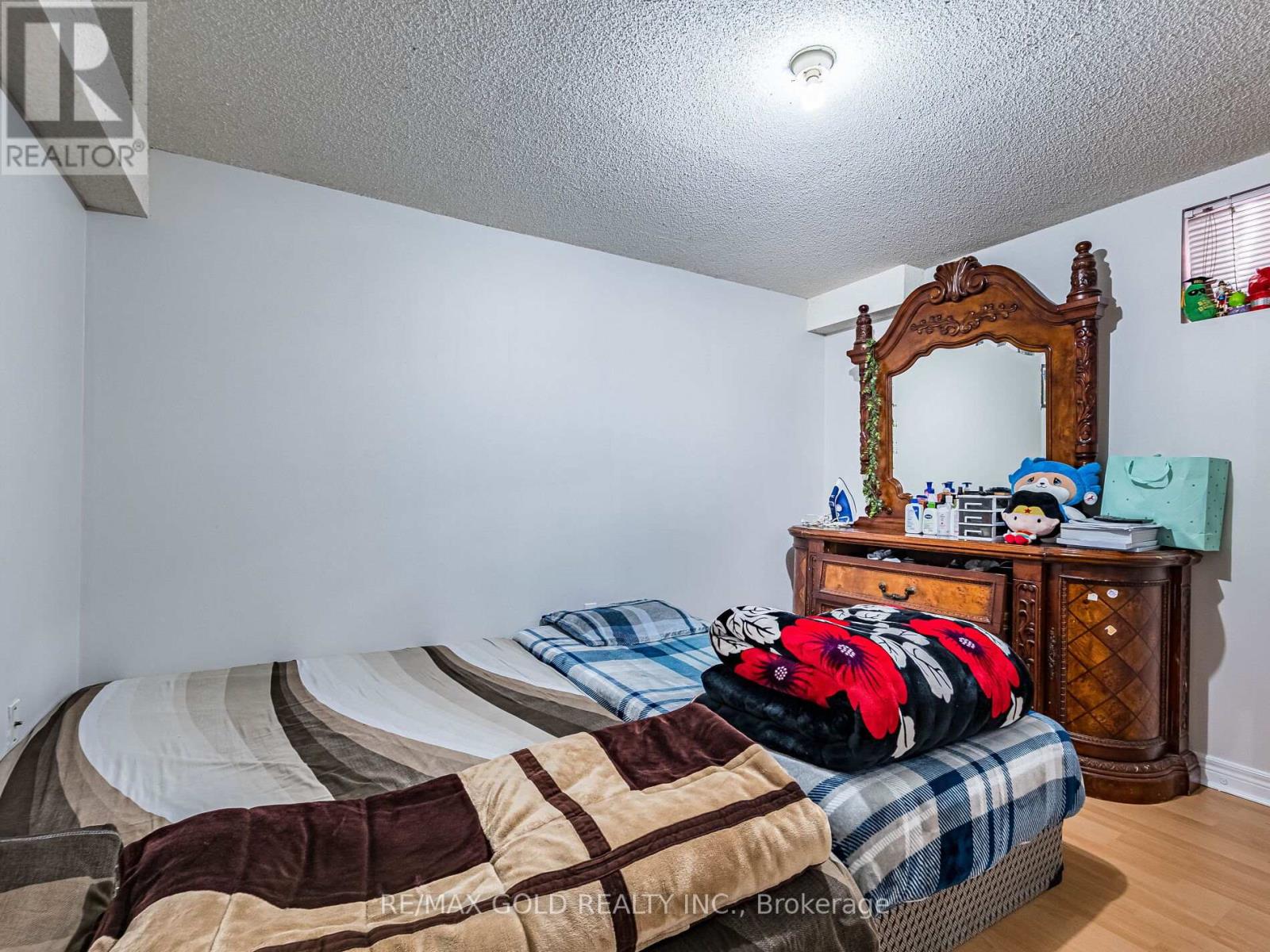 26 Yuile Court, Brampton, Ontario  L6Y 5J5 - Photo 31 - W12436052