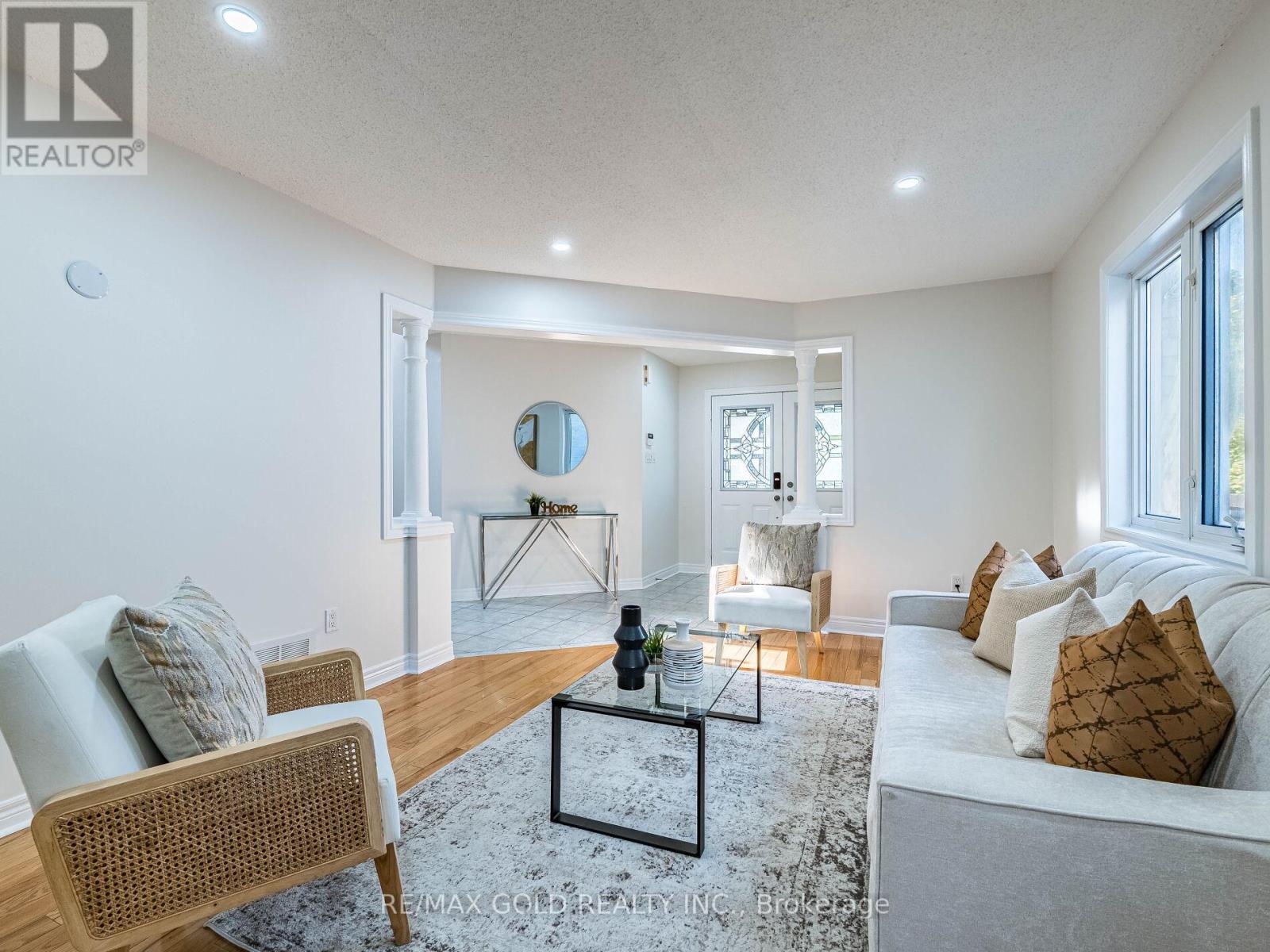 26 Yuile Court, Brampton, Ontario  L6Y 5J5 - Photo 8 - W12436052