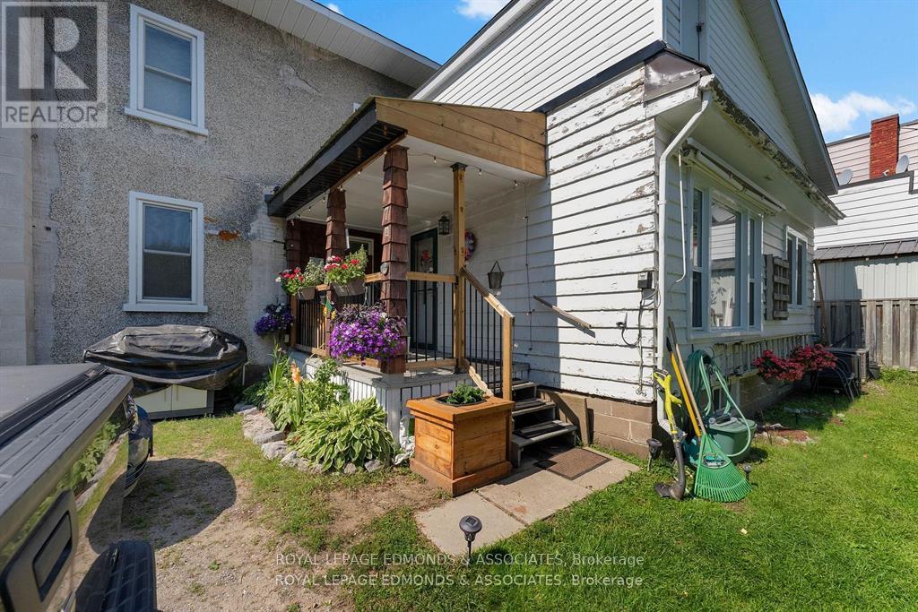 7 Isabella Street, Pembroke, Ontario  K8A 5S4 - Photo 10 - X12436096