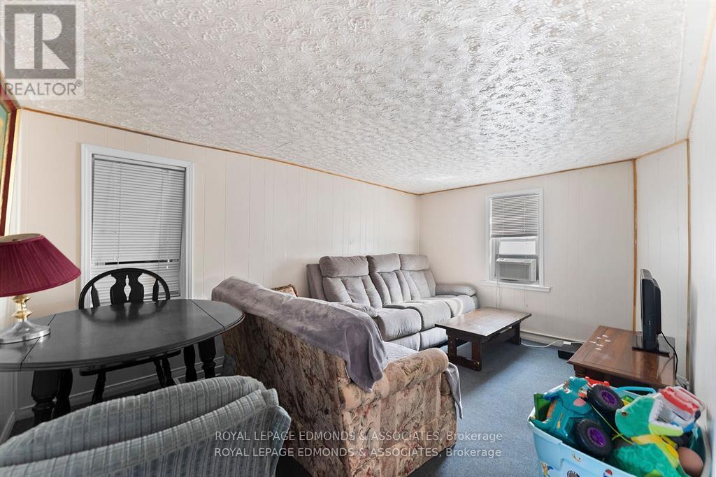 7 Isabella Street, Pembroke, Ontario  K8A 5S4 - Photo 25 - X12436096