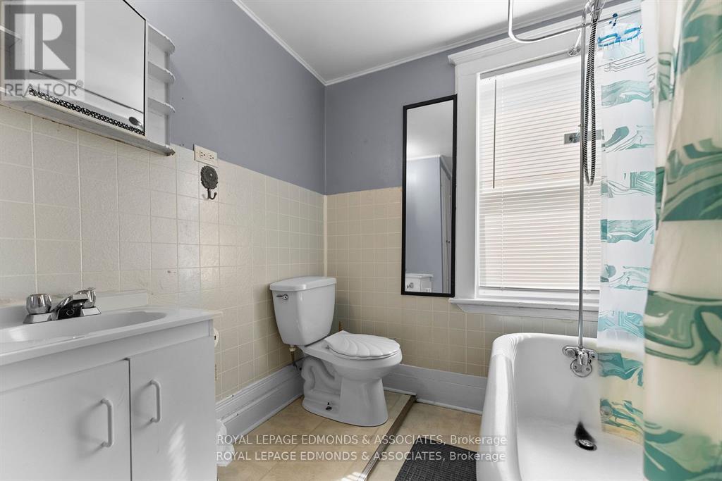 7 Isabella Street, Pembroke, Ontario  K8A 5S4 - Photo 28 - X12436096