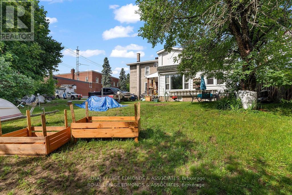 7 Isabella Street, Pembroke, Ontario  K8A 5S4 - Photo 35 - X12436096