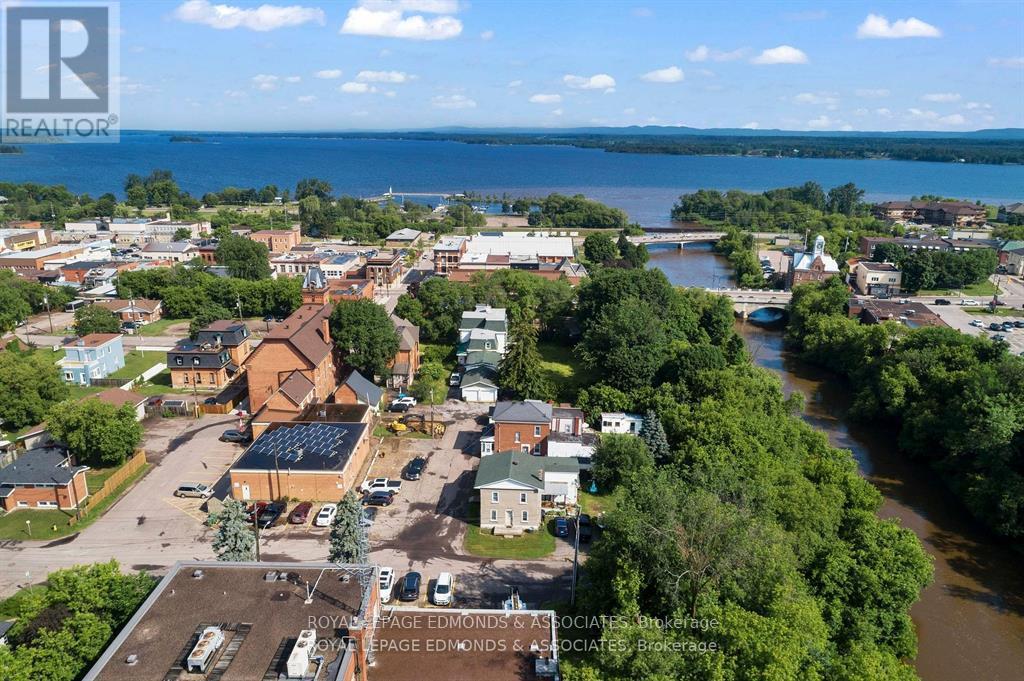 7 Isabella Street, Pembroke, Ontario  K8A 5S4 - Photo 6 - X12436096