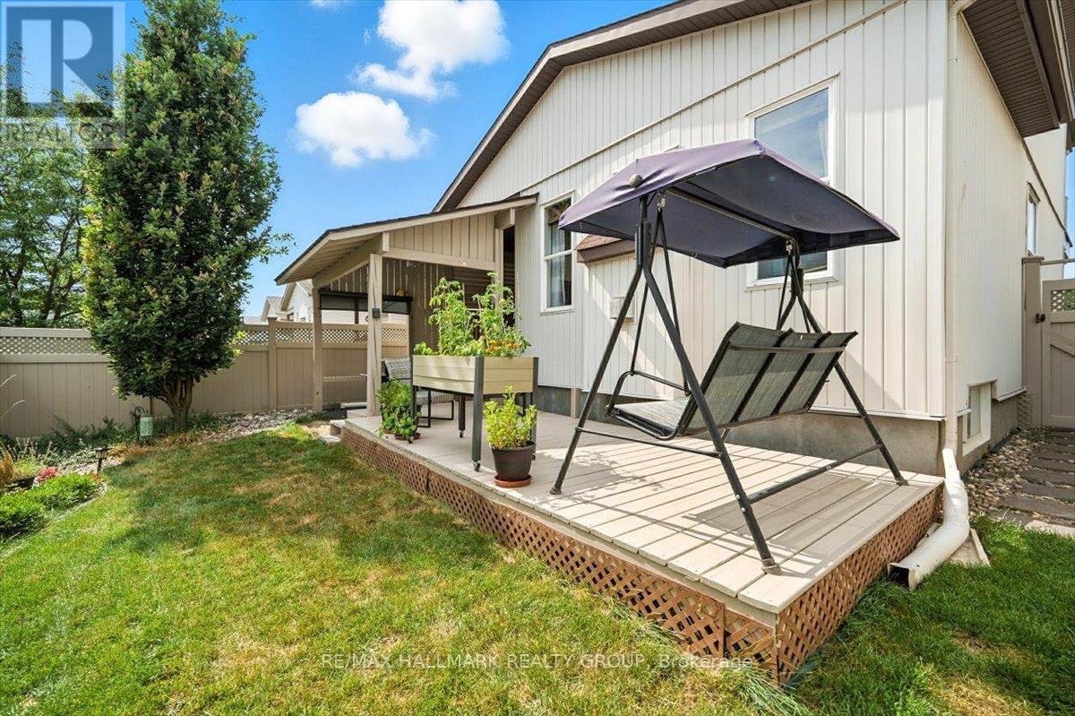 1026 Fieldfair Way, Ottawa, Ontario  K4A 0E2 - Photo 37 - X12436083