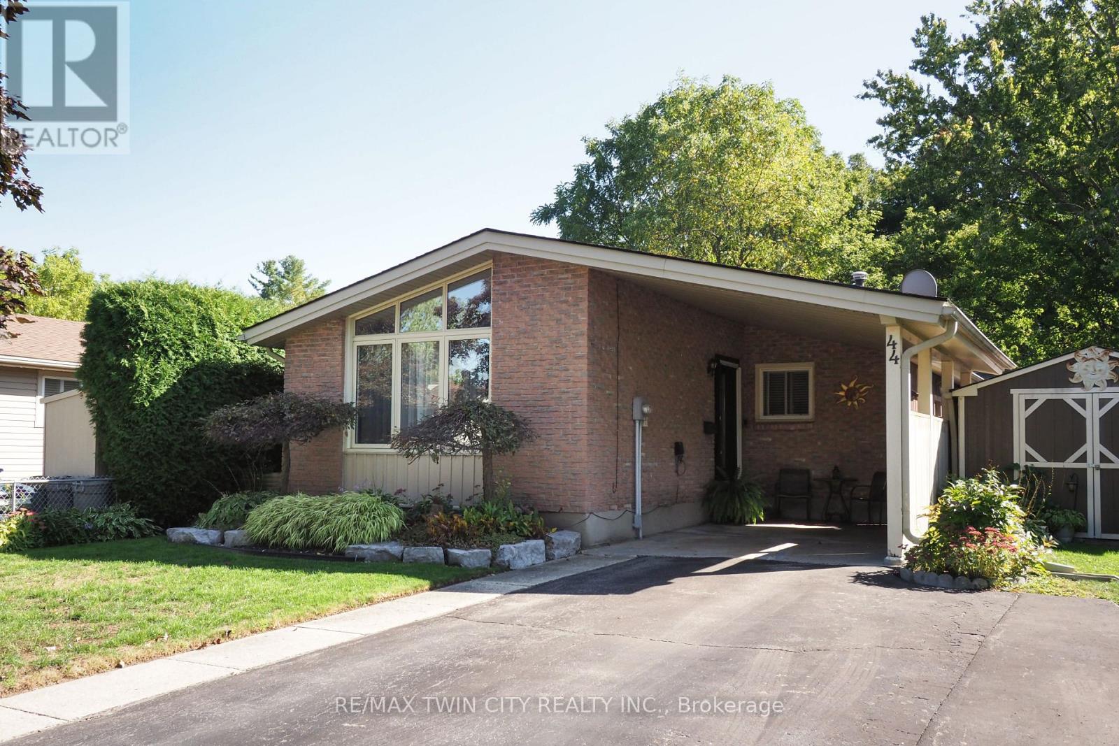 44 MILTON AVENUE W, Cambridge, Ontario