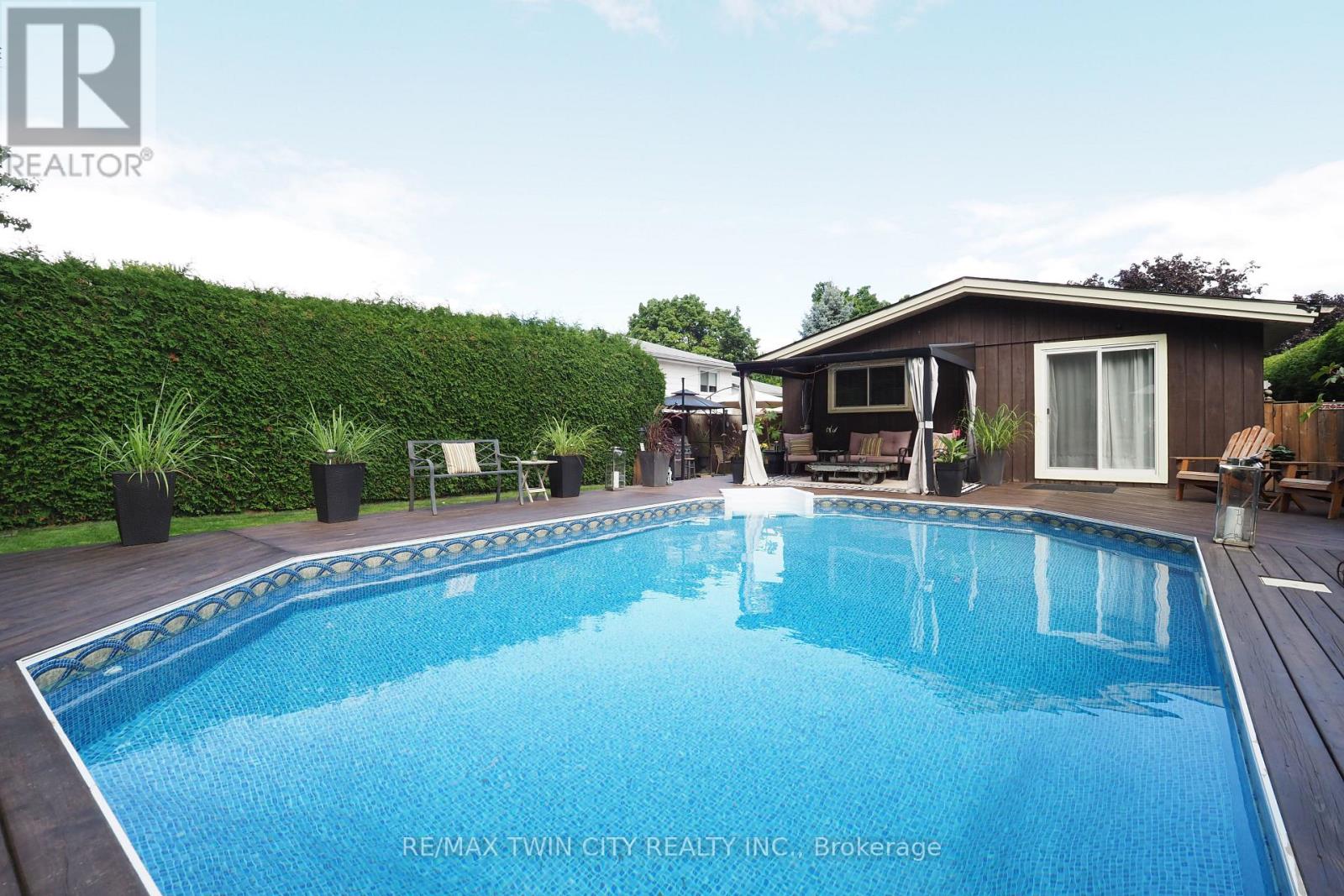 44 Milton Avenue W, Cambridge, Ontario  N3C 2Y4 - Photo 30 - X12436051