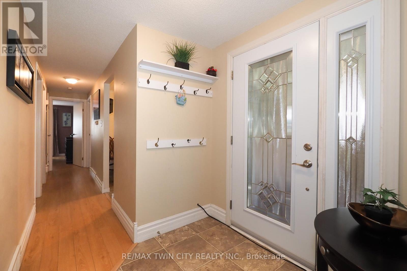 44 Milton Avenue W, Cambridge, Ontario  N3C 2Y4 - Photo 6 - X12436051