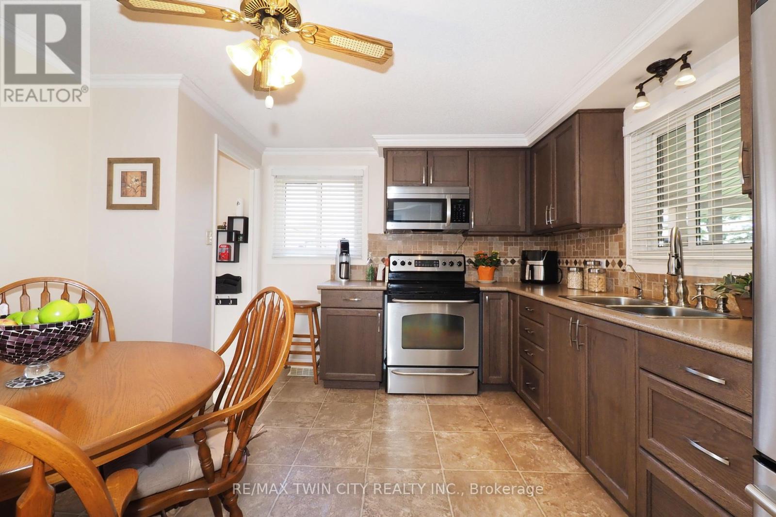 44 Milton Avenue W, Cambridge, Ontario  N3C 2Y4 - Photo 9 - X12436051