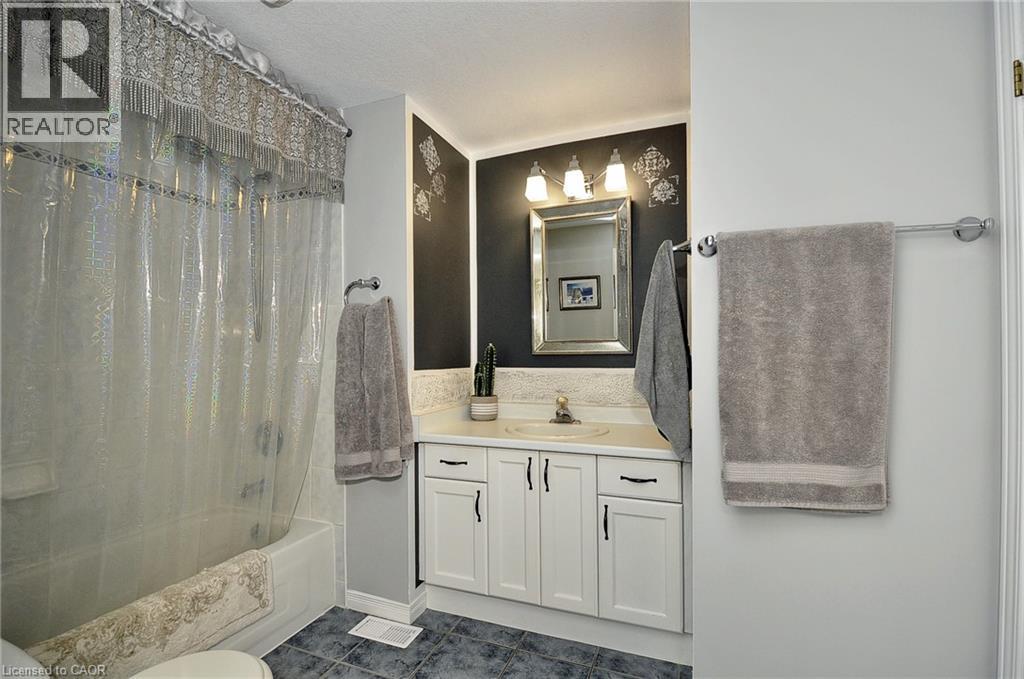 8 Brandy Crescent, Kitchener, Ontario  N2B 3W7 - Photo 24 - 40774375